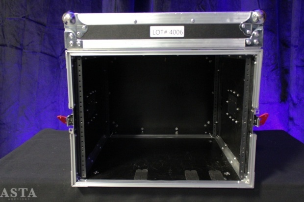 1 x GATOR 8U RACK CASE (LIKE NEW)