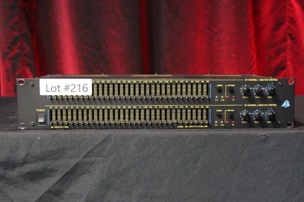 AB INTERNATIONAL DUAL 31 BAND GRAPHIC EQUALIZER
