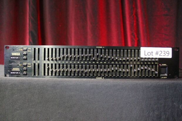 YAMAHA Q2031B GRAPHIC EQUALIZER