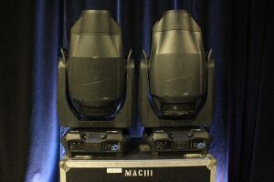 2 - MAC III PROFILE LIGHT FIXTURES WTH CASES AND MOUNTING HARDWARE (TESTED)