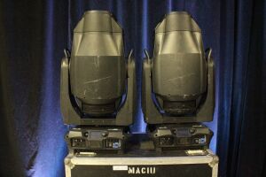 2 - MAC III PROFILE LIGHT FIXTURES WTH CASES AND MOUNTING HARDWARE (TESTED)