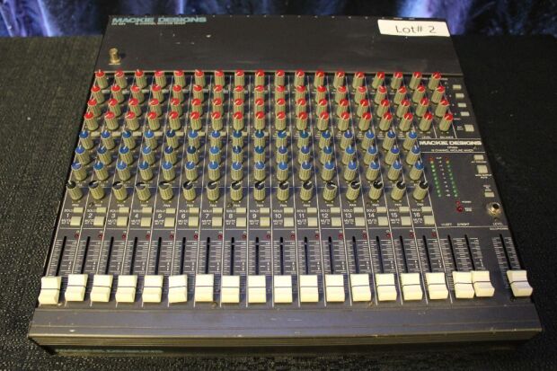 MACKIE CR-1604 16 CHANNEL ANALOG MIXING CONSOLE