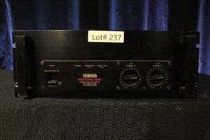 YAMAHA P0WER AMPLIFIER MODEL PC2002