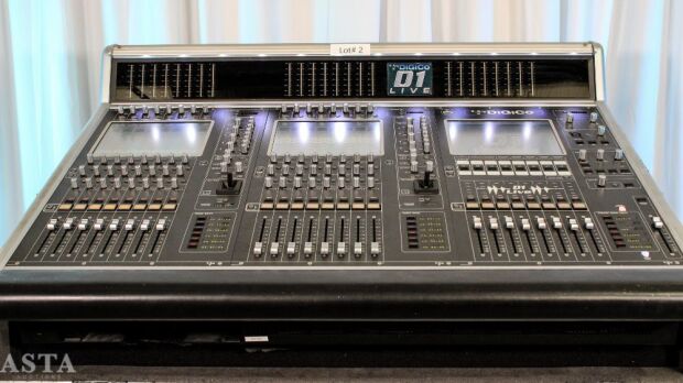 DiGiCo D1 DIGITAL CONSOLE WITH ROADCASE