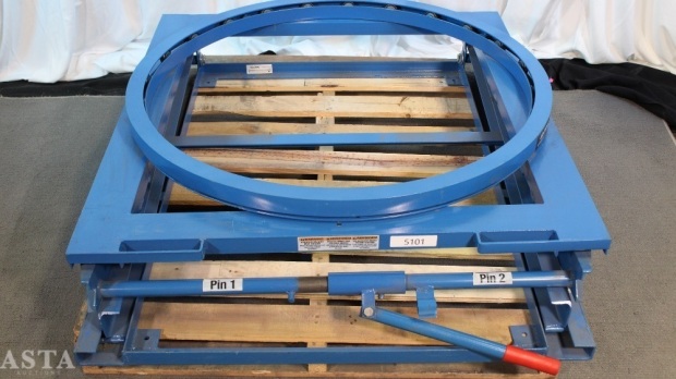 Global Industrial Pallet & Skid Carousel Stand 5000 Lb. Capacity + Rotating Ring