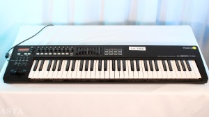 ROLAND A-800PRO MIDI KEYBOARD CONTROLLER