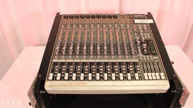 MACKIE 1642-VLZ3 ANALOG CONSOLE W/ ROADCASE