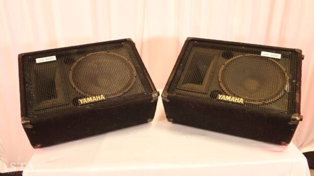 [2] YAMAHA S12ME WEDGE MONITORS