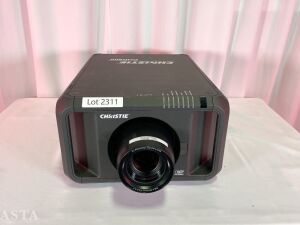 CHRISTIE DHD-800 SINGLE CHIP DLP PROJECTOR WITH LENSES & EXTRA BULBS